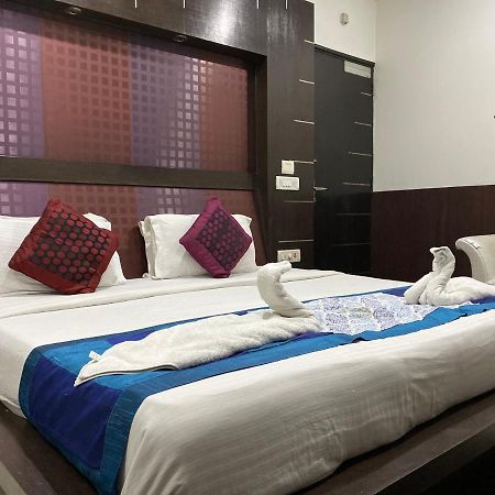 The Bonlon Inn-Near Blk Hospital Delhi  Bagian luar foto