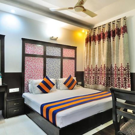 The Bonlon Inn-Near Blk Hospital Delhi  Bagian luar foto