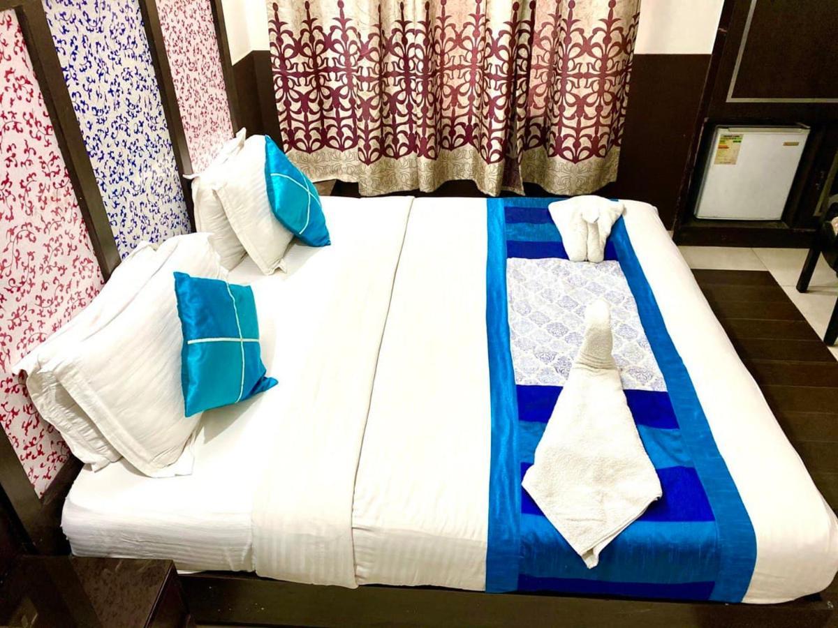 The Bonlon Inn-Near Blk Hospital Delhi  Bagian luar foto