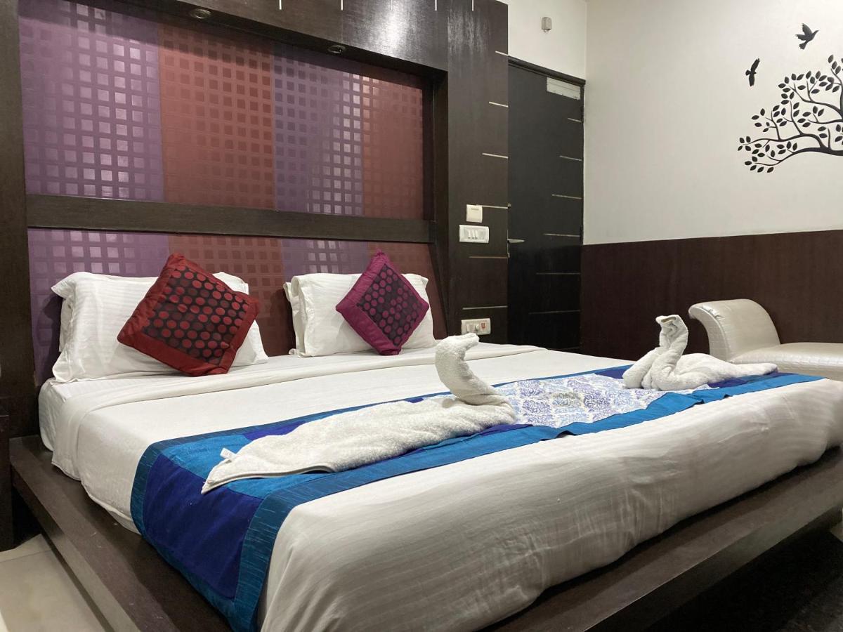 The Bonlon Inn-Near Blk Hospital Delhi  Bagian luar foto