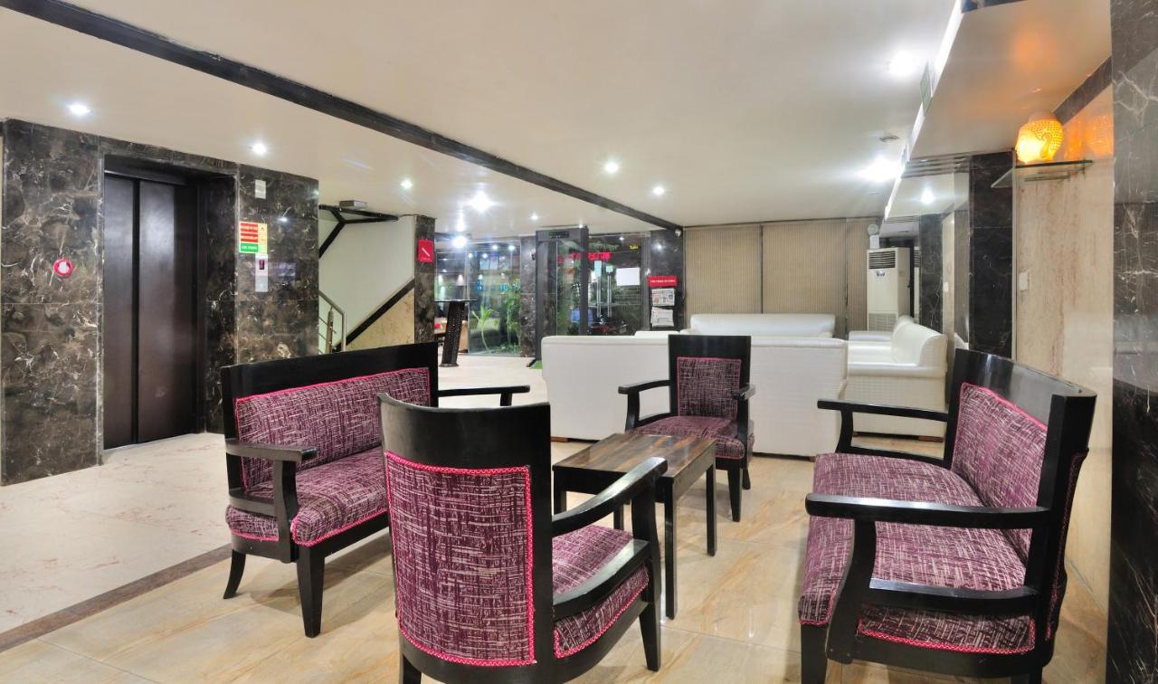 The Bonlon Inn-Near Blk Hospital Delhi  Bagian luar foto