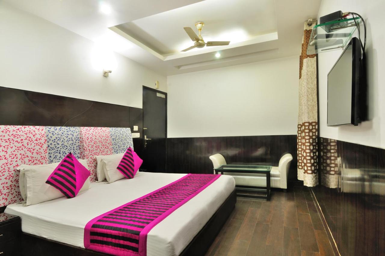 The Bonlon Inn-Near Blk Hospital Delhi  Bagian luar foto