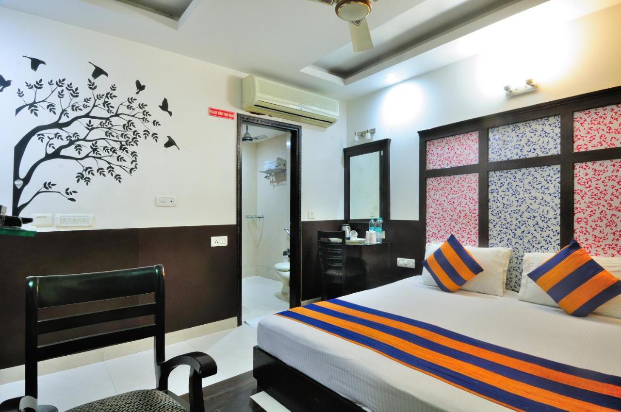 The Bonlon Inn-Near Blk Hospital Delhi  Bagian luar foto