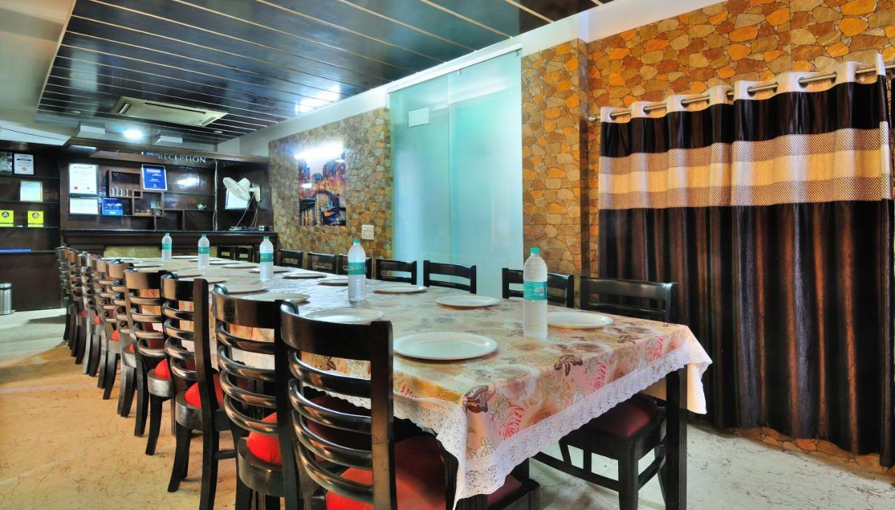 The Bonlon Inn-Near Blk Hospital Delhi  Bagian luar foto