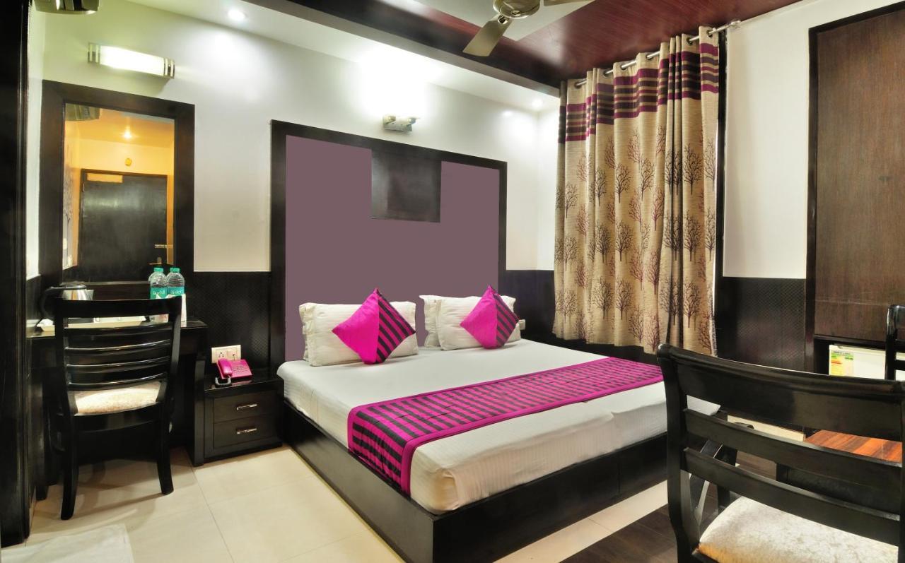 The Bonlon Inn-Near Blk Hospital Delhi  Bagian luar foto