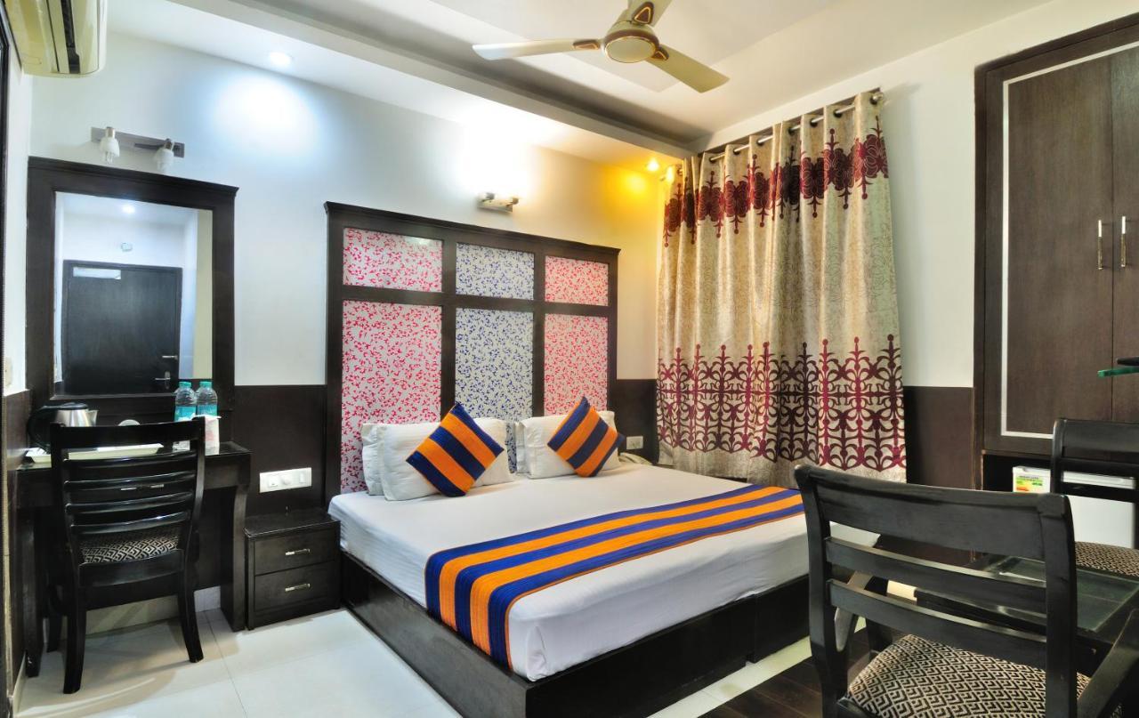 The Bonlon Inn-Near Blk Hospital Delhi  Bagian luar foto
