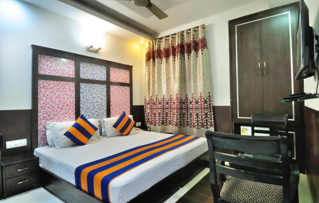 The Bonlon Inn-Near Blk Hospital Delhi  Bagian luar foto