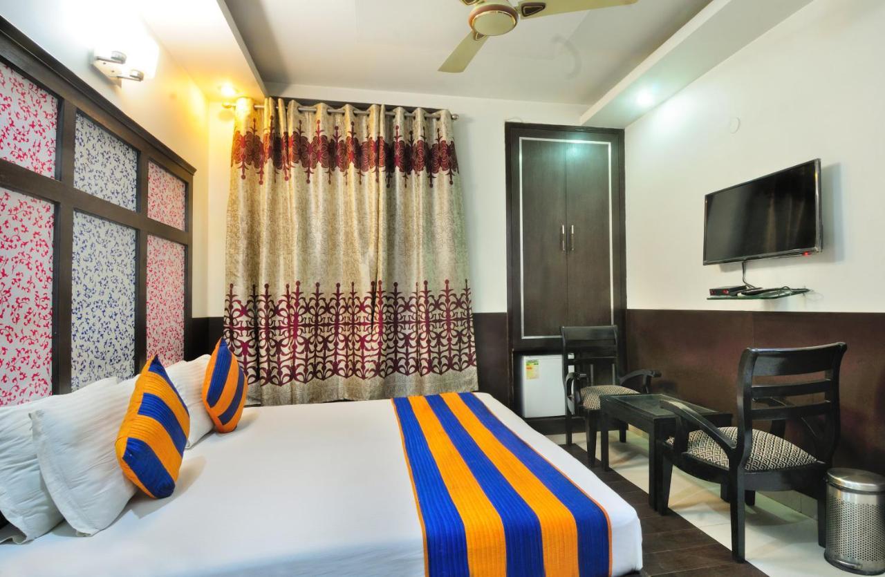 The Bonlon Inn-Near Blk Hospital Delhi  Bagian luar foto